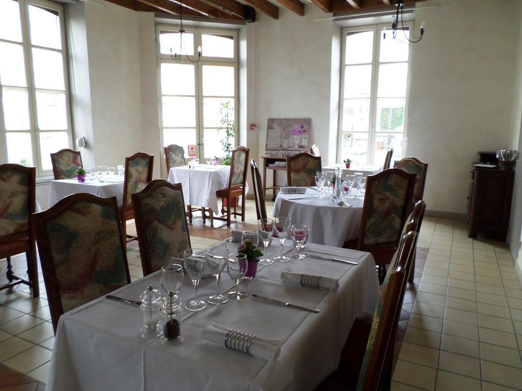 מלון Saint-Denis-dʼAnjou Le Relais De La Caleche מראה חיצוני תמונה